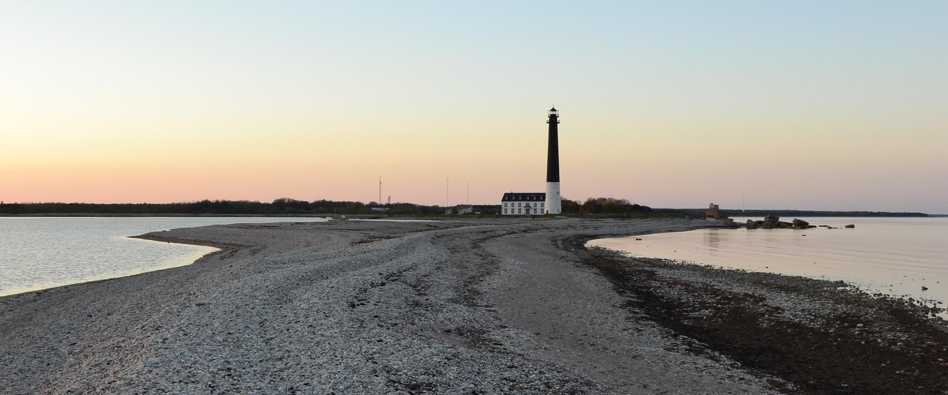 Sõrve Cape is located at the southern end of the peninsula, followed by a number of islets that are part of the Irbe Strait. The Sõrve peninsula was f