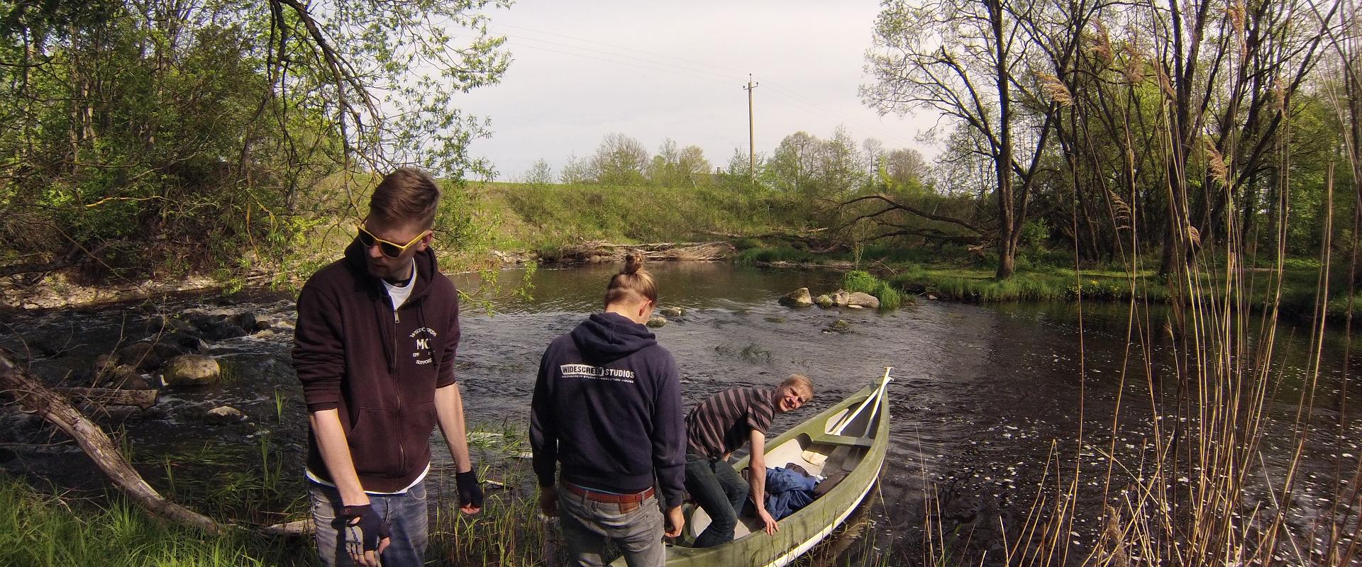 During the canoe trip, we might see the kingfisher and if we are really lucky, some beavers as well. We will definitely see the traces of the beaverss