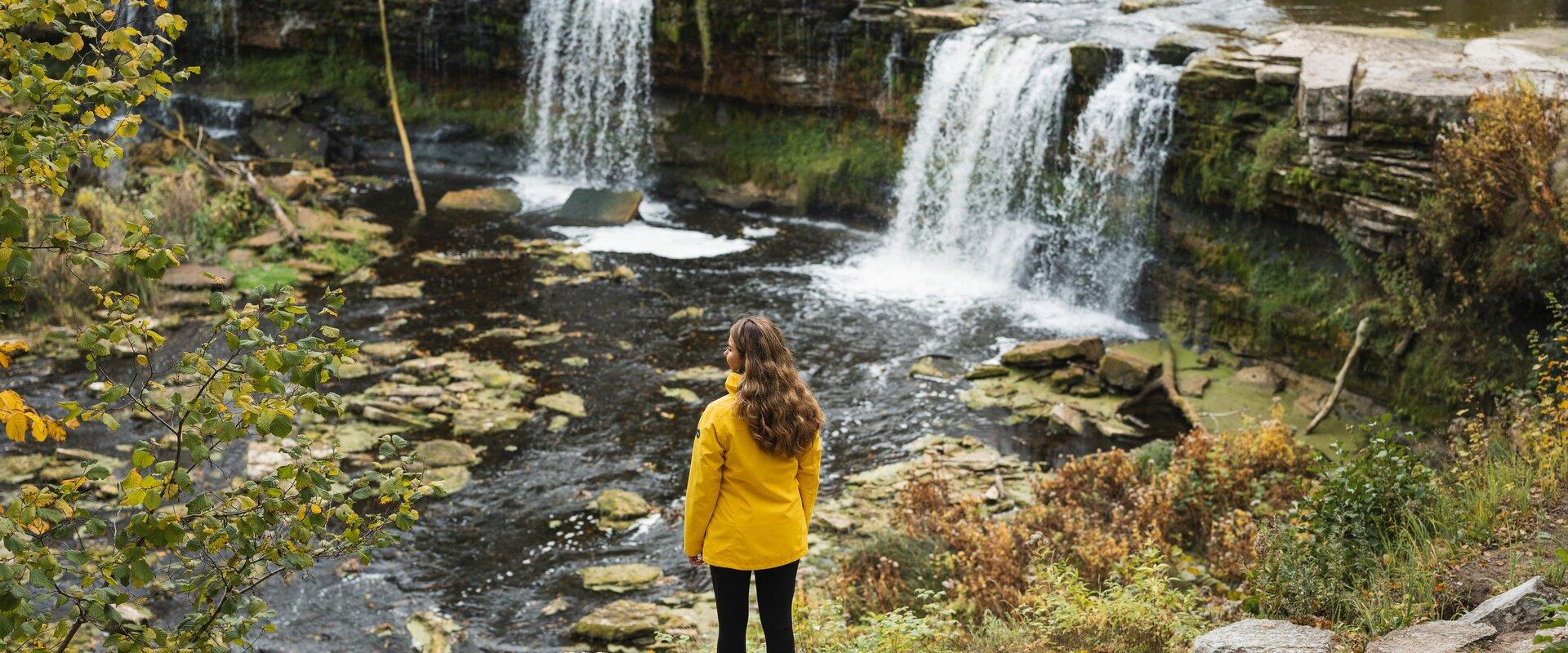 Keila waterfall is located on Keila River in Harju County, Keila rural municipality, Keila-Joa small town. A full 6 metres high, and tens of metres wi